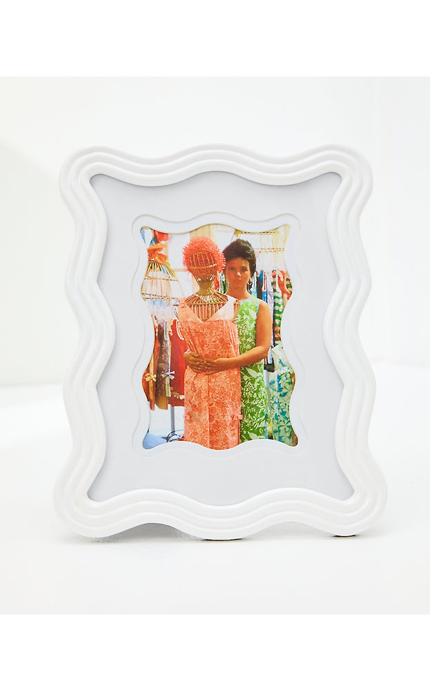 Wavy Picture Frame, Resort White