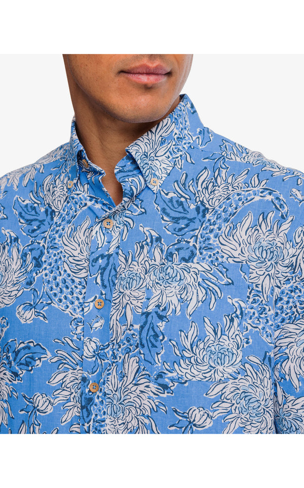 
            
                Load image into Gallery viewer, Lilly Pulitzer x Southern Tide Linen Sportshirt - Croc and Lock It
            
        