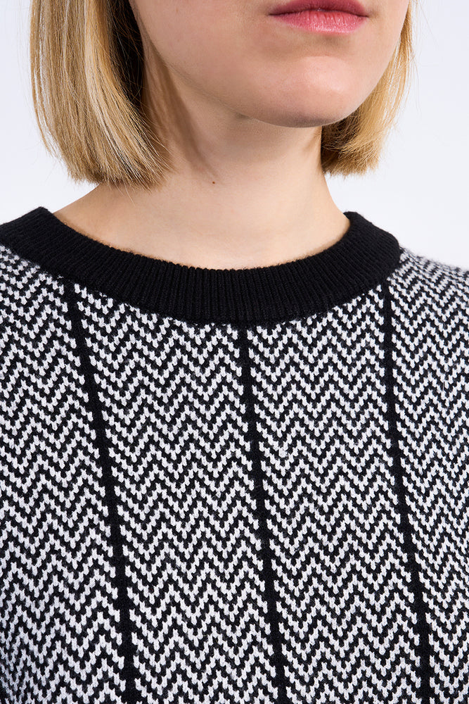 Ladies Knitted Sweater - Black/White