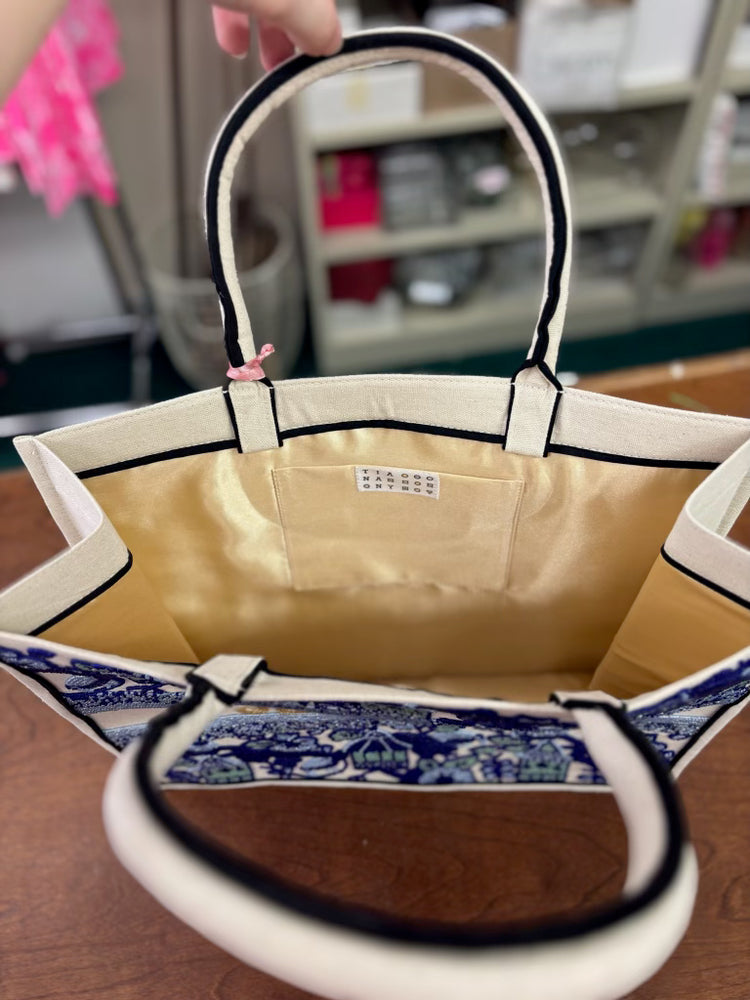 Custom - Pagodas 3001 - Jennifer - Ivory/Blues - Shiny Gold